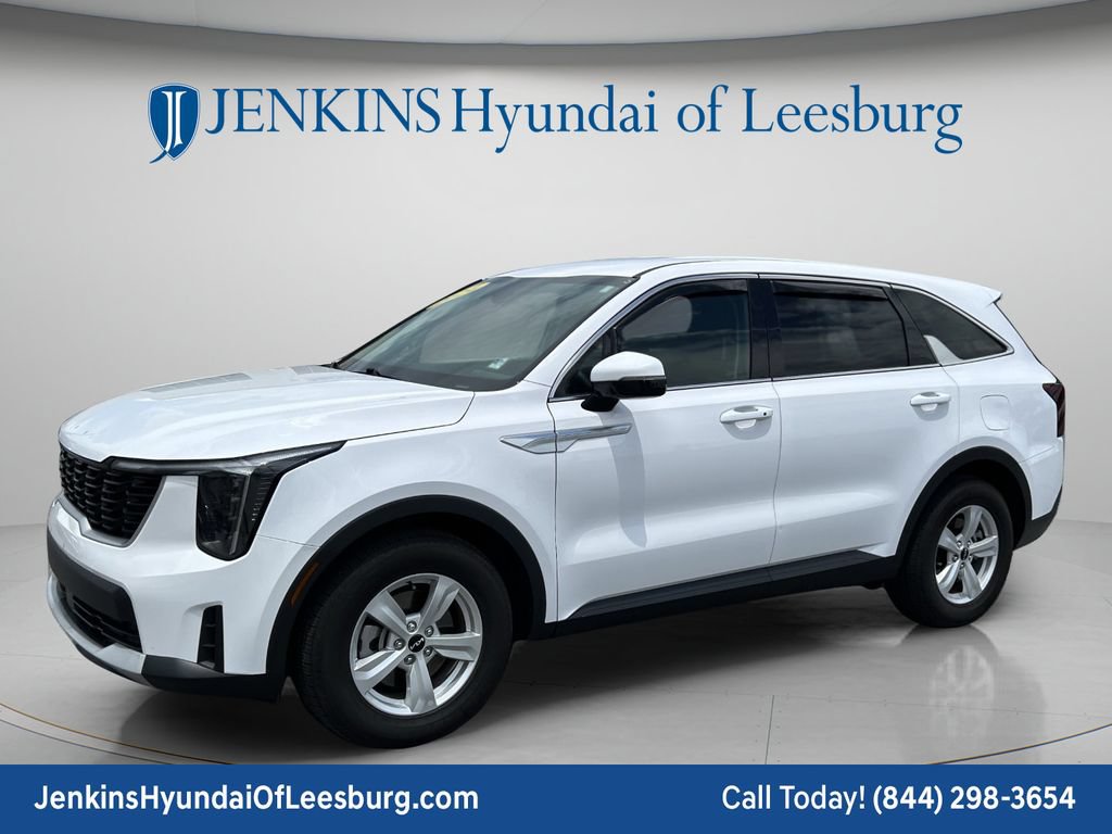 Used 2024 Kia Sorento LX FWD image 11