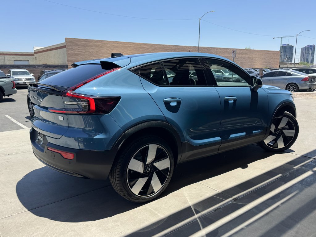 Used 2023 Volvo C40 P8 Recharge Ultimate image 4