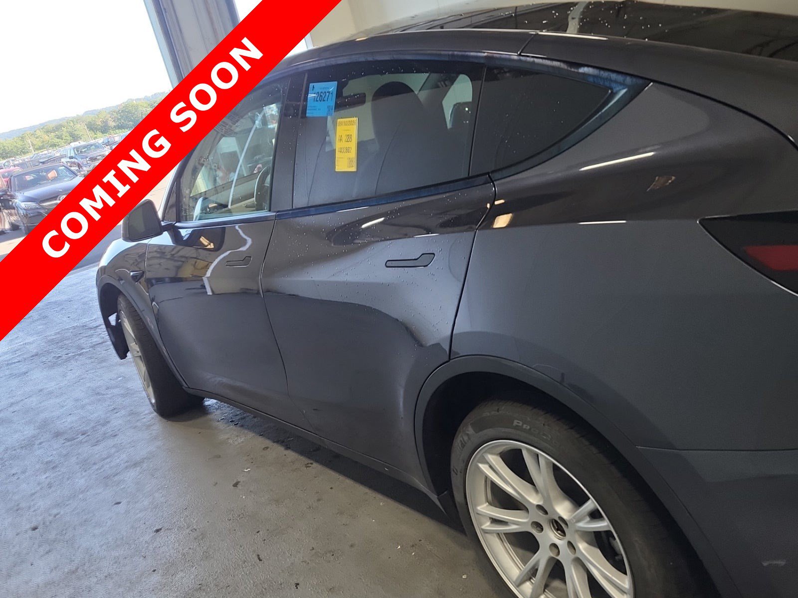 Used 2023 Tesla Model Y Long Range AWD/4WD image 3
