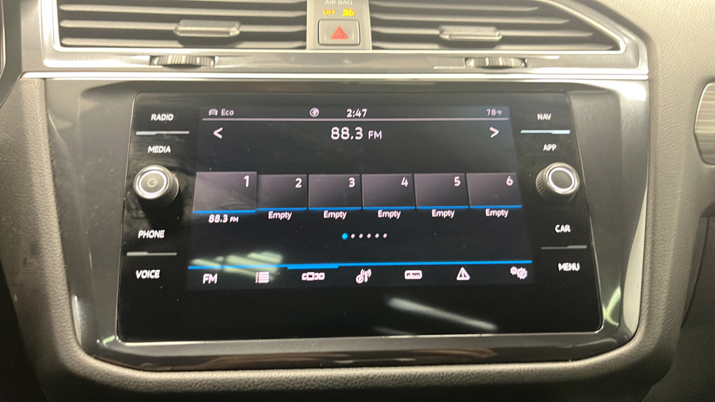 Used 2024 Volkswagen Tiguan SEL R-Line AWD/4WD image 32