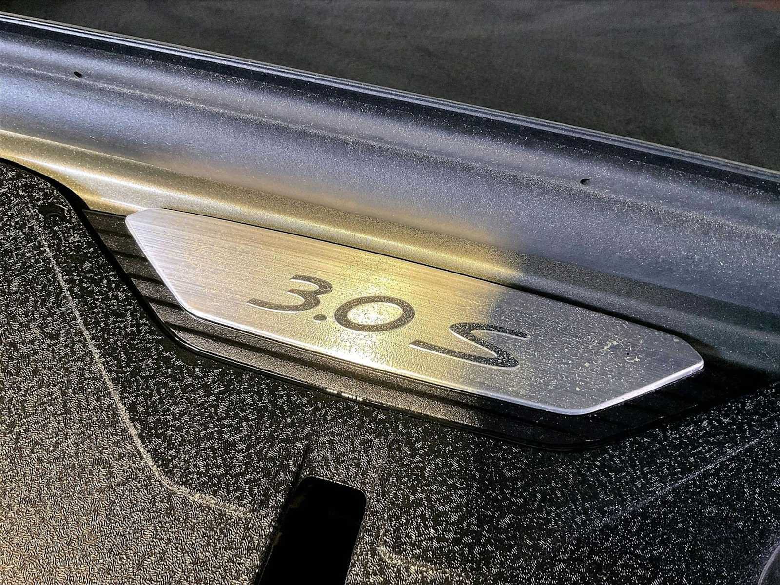 Certified 2021 Porsche 911 Targa 4S AWD/4WD image 33