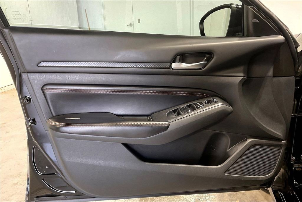 Used 2022 Nissan Altima 2.5 SR w/ Midnight Edition Package FWD image 21