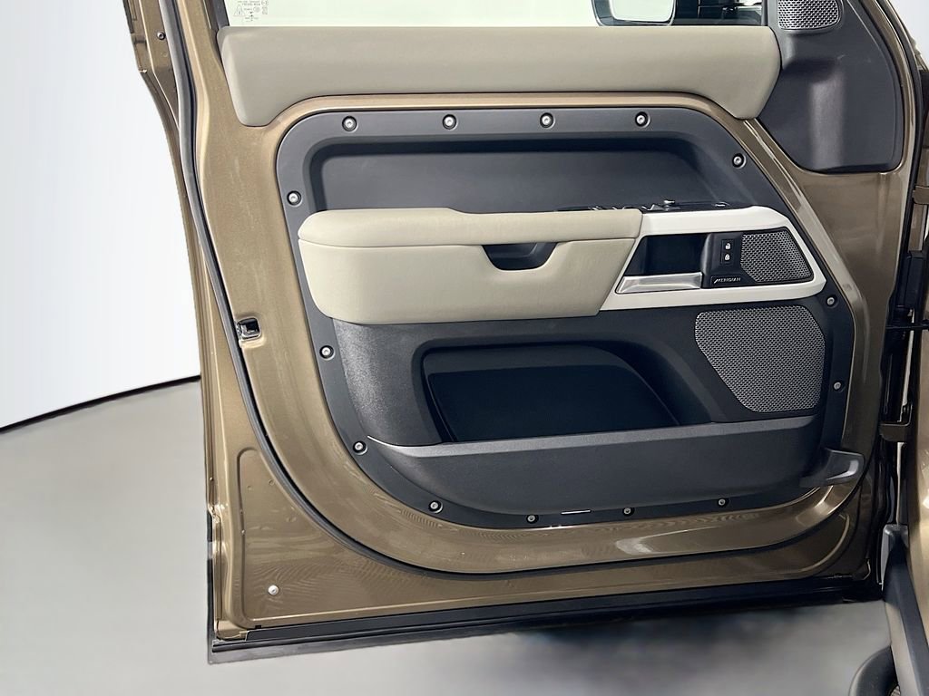 Used 2021 Land Rover Defender 110 S image 18