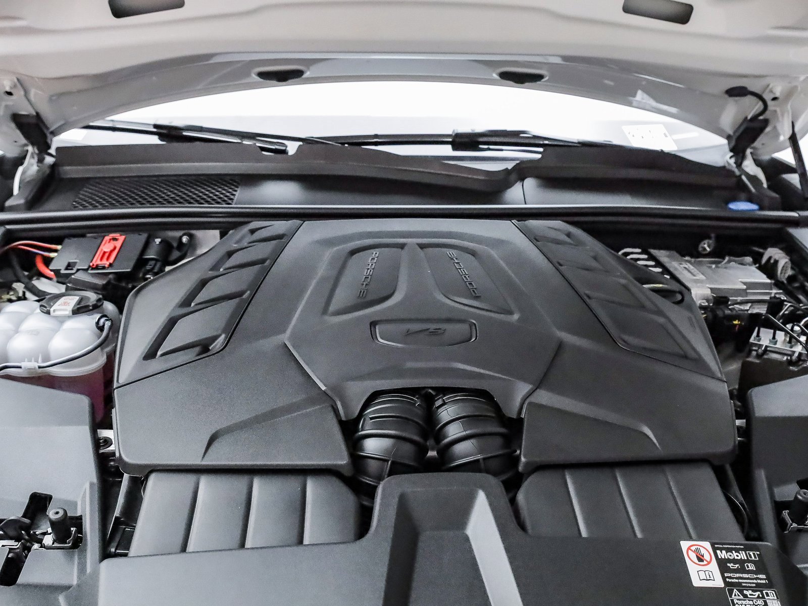 Certified 2025 Porsche Cayenne S image 32