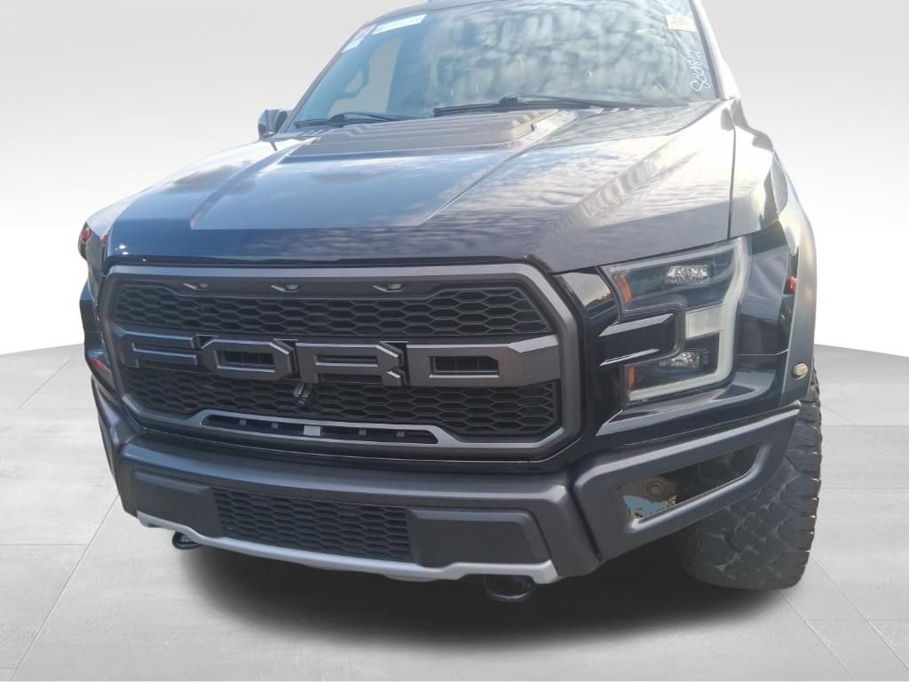 Used 2018 Ford F150 Raptor w/ Equipment Group 802A Luxury AWD/4WD image 2