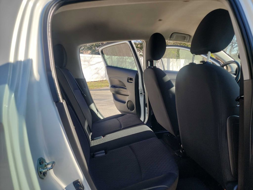 Used 2020 Mitsubishi Mirage ES image 28