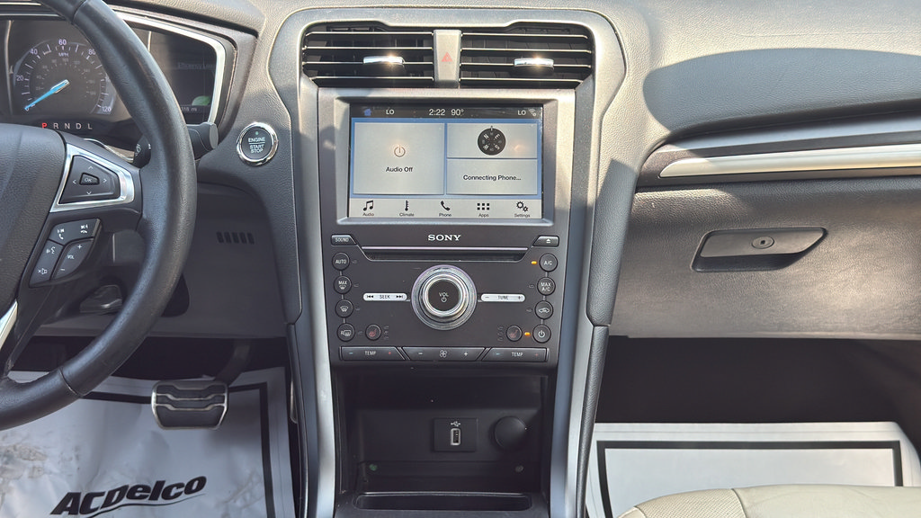 Used 2018 Ford Fusion Titanium FWD image 18