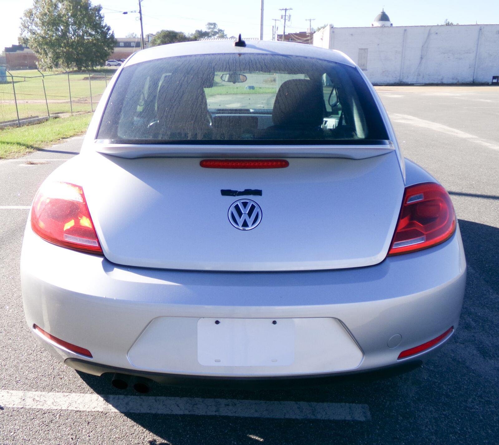 Used 2015 Volkswagen Beetle 1.8T Classic FWD image 3