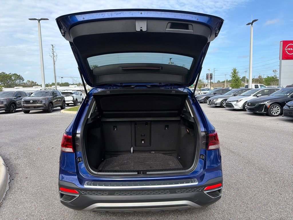 Used 2022 Volkswagen Taos SE image 9