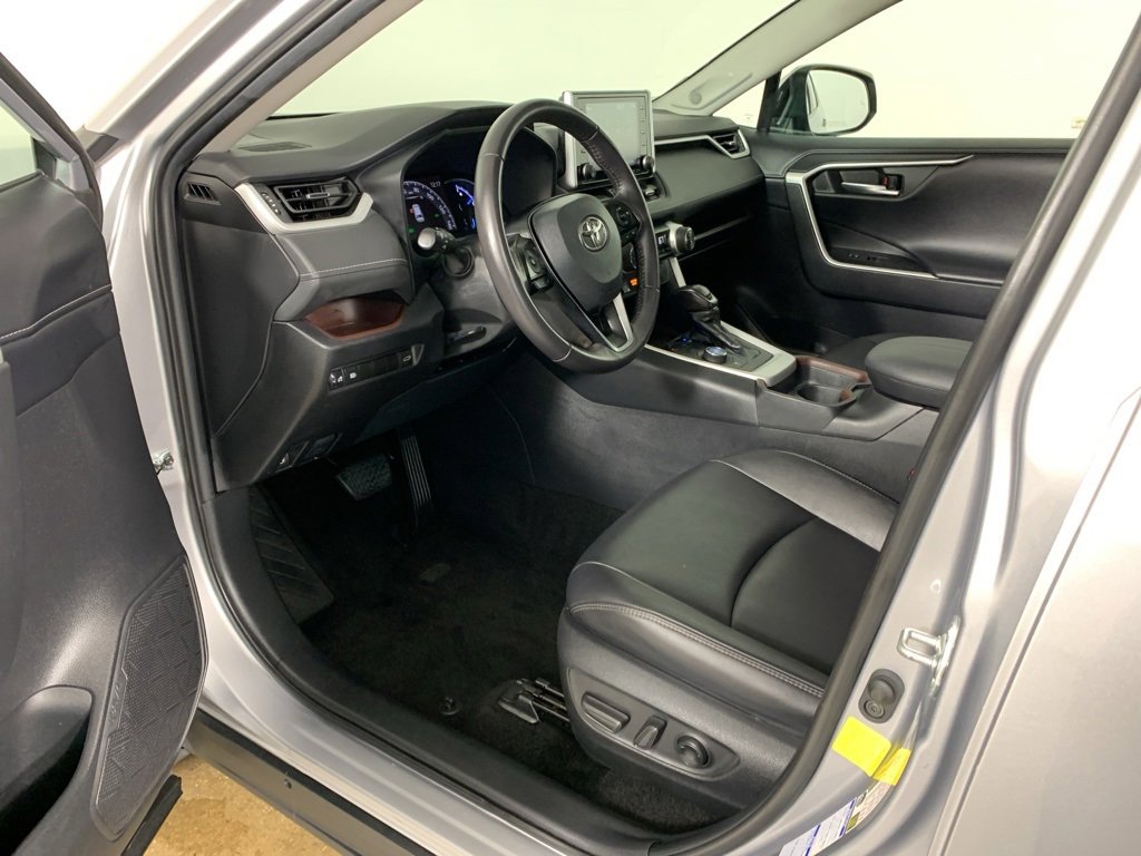 Used 2021 Toyota RAV4 Limited image 21