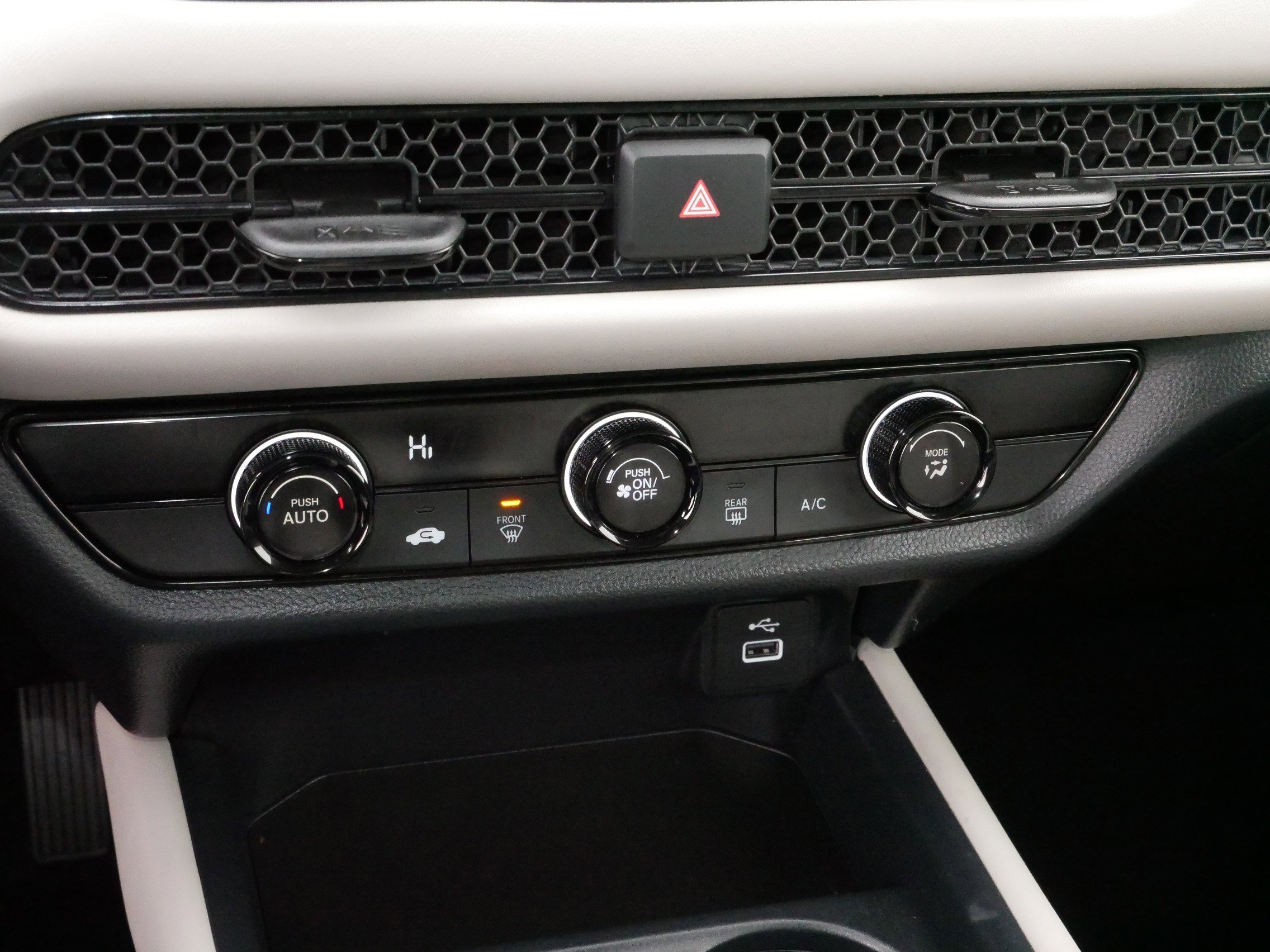 Certified 2023 Honda HR-V LX image 23