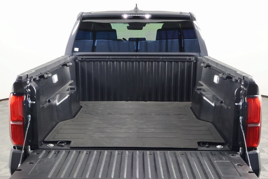 Used 2025 Toyota Tacoma SR5 AWD/4WD image 14