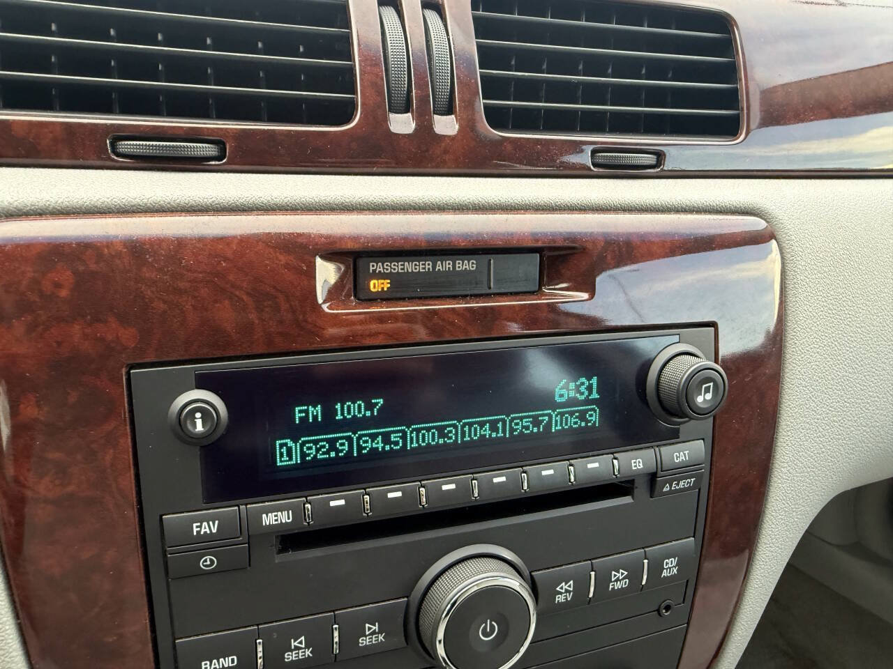 Used 2008 Chevrolet Impala LT FWD image 25