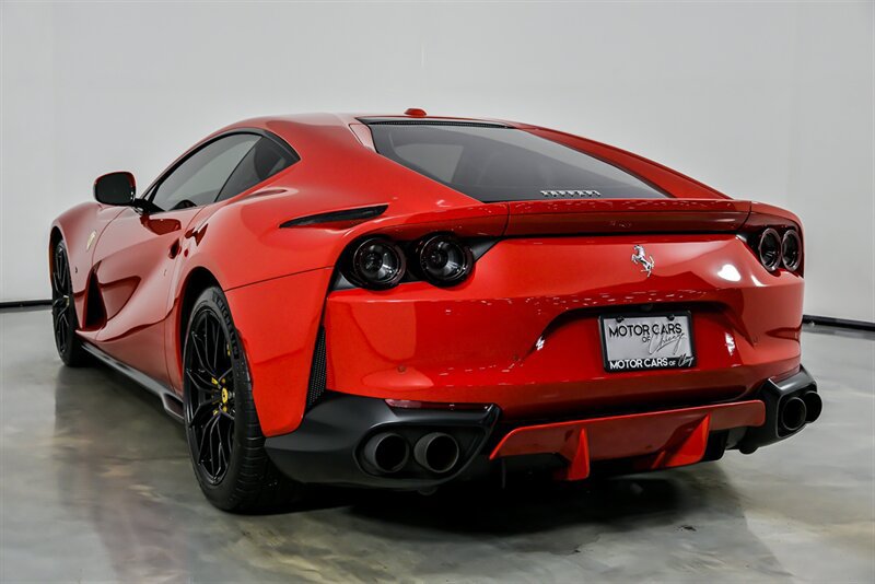 Used 2018 Ferrari 812 Superfast RWD image 9