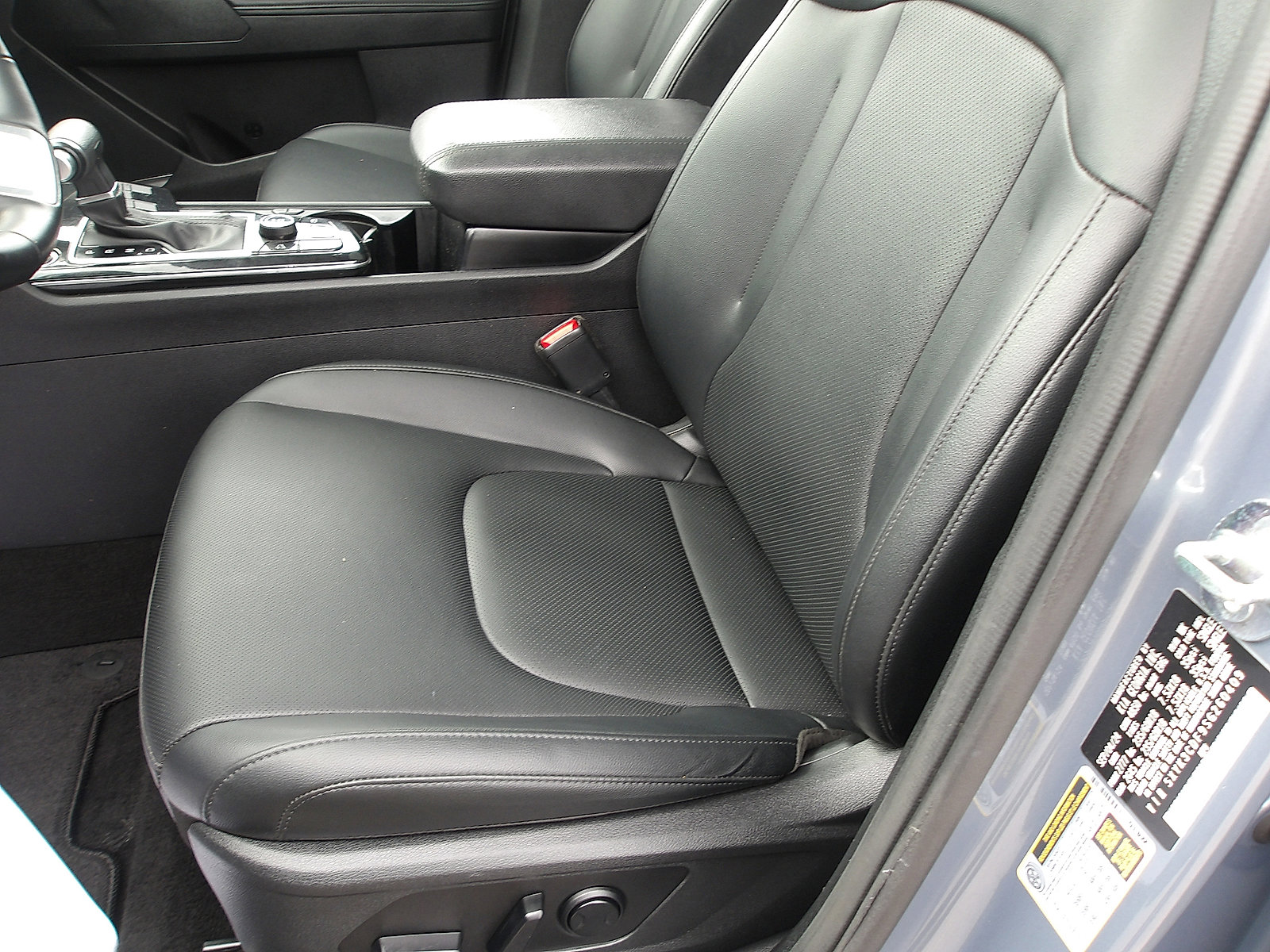 Used 2025 Kia Sportage EX w/ Premium Package image 13