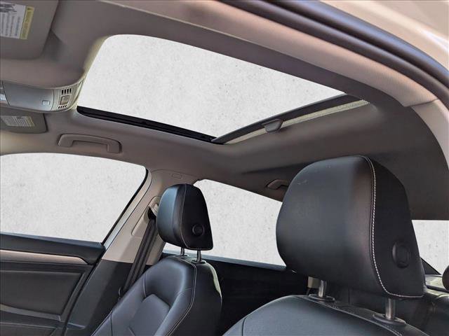 Used 2023 Volkswagen Jetta SE w/ Panoramic Sunroof Package FWD image 15