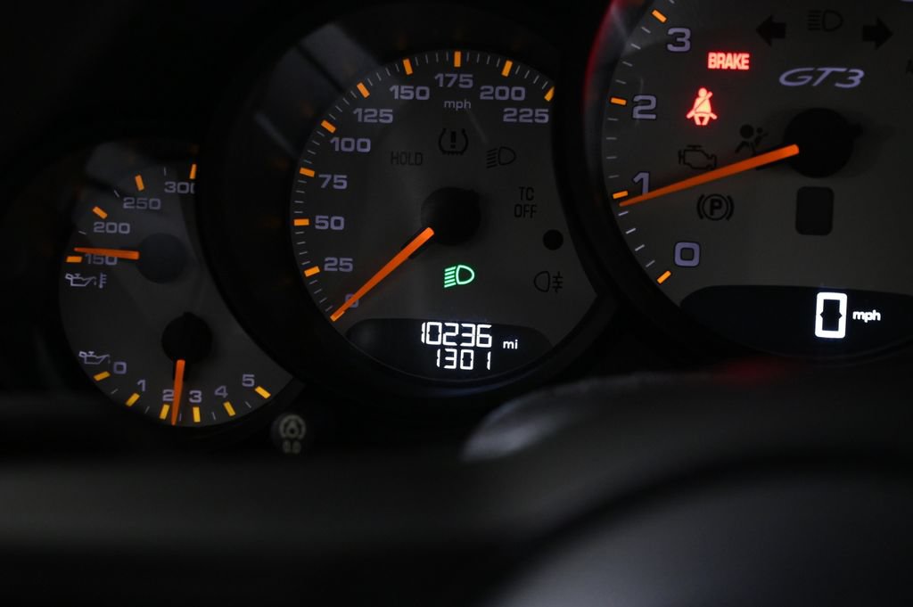 Certified 2018 Porsche 911 GT3 RWD image 14