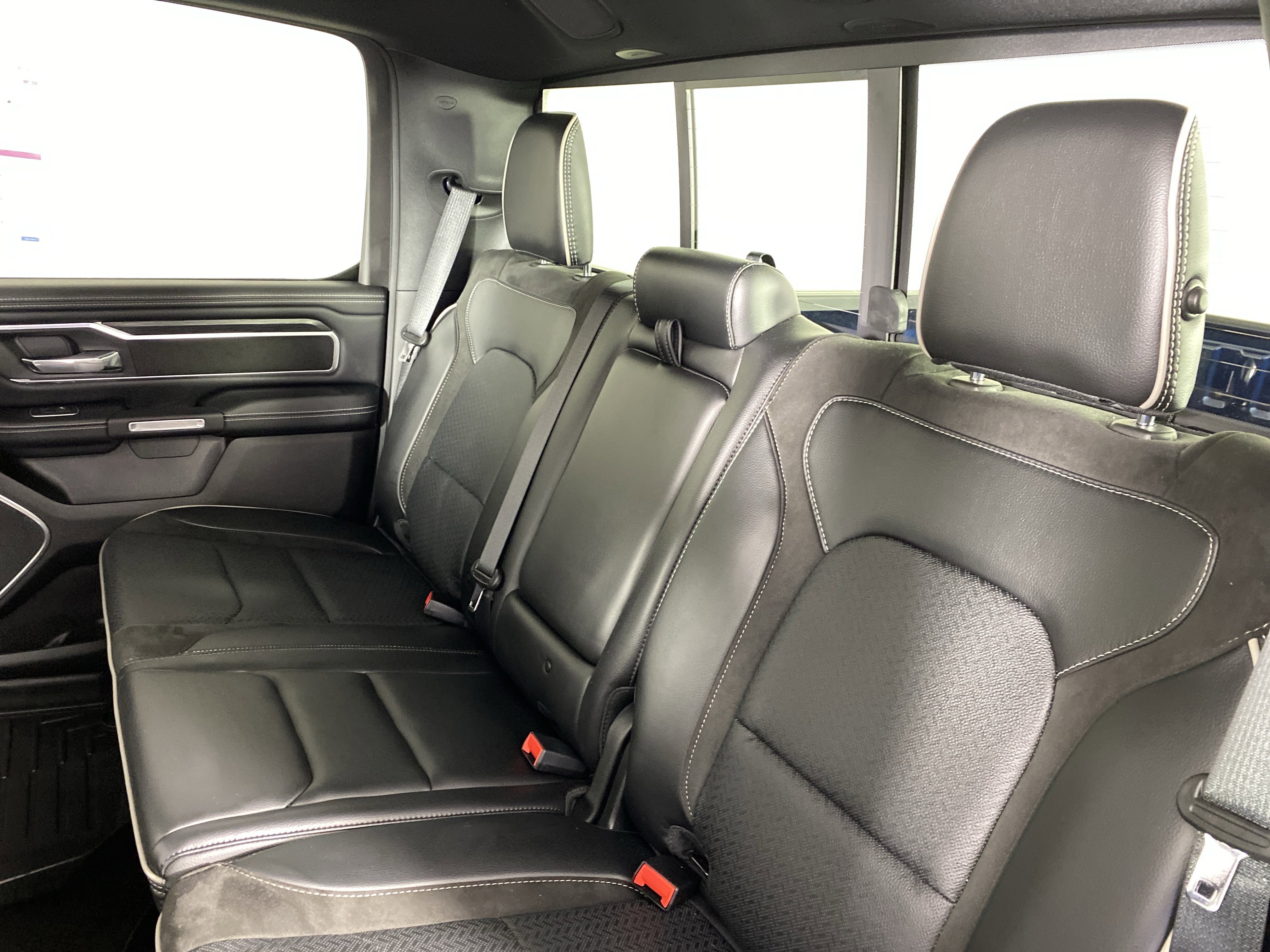 Used 2023 RAM 1500 Laramie AWD/4WD image 35