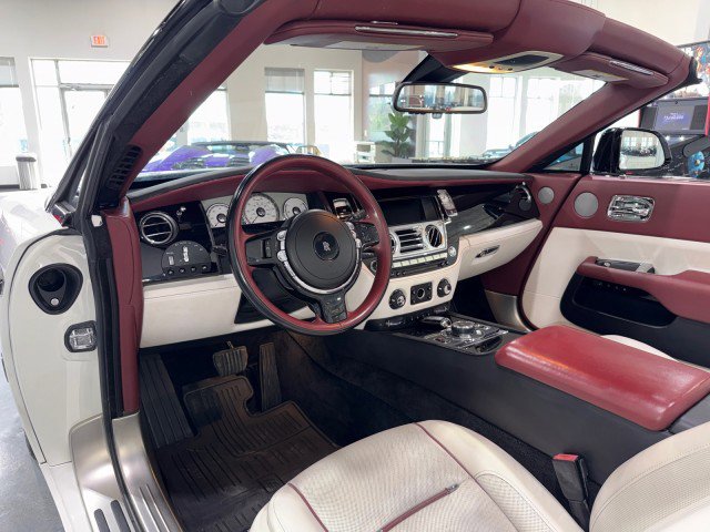 Used 2017 Rolls-Royce Dawn image 54