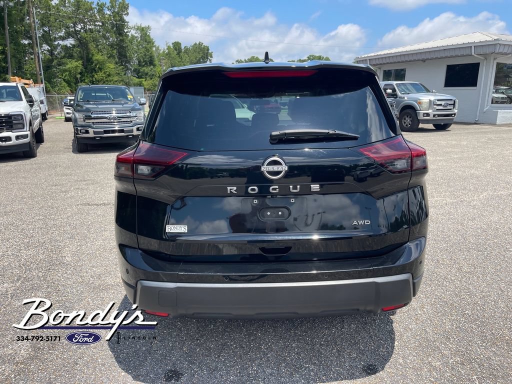 Used 2024 Nissan Rogue S AWD/4WD image 13