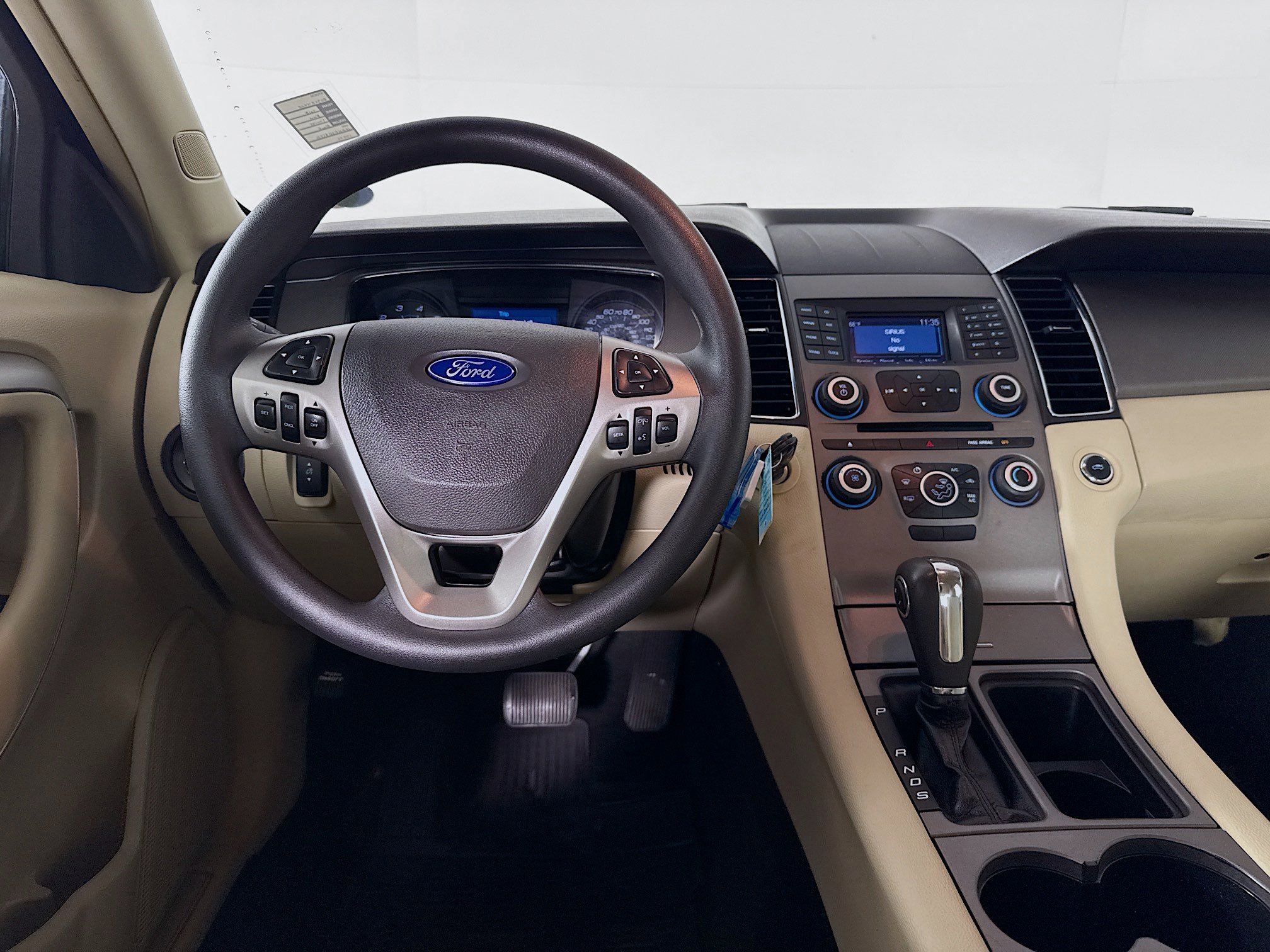 Used 2018 Ford Taurus SE image 24