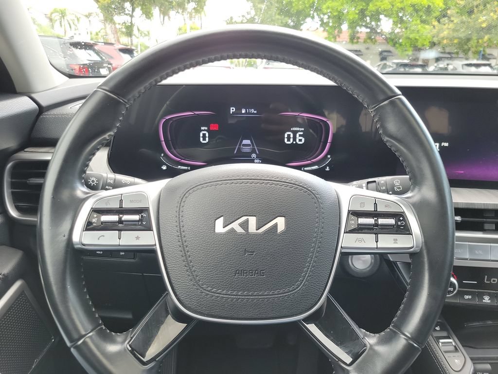 Certified 2024 Kia Telluride EX w/ EX Captain's Chair Package FWD image 22
