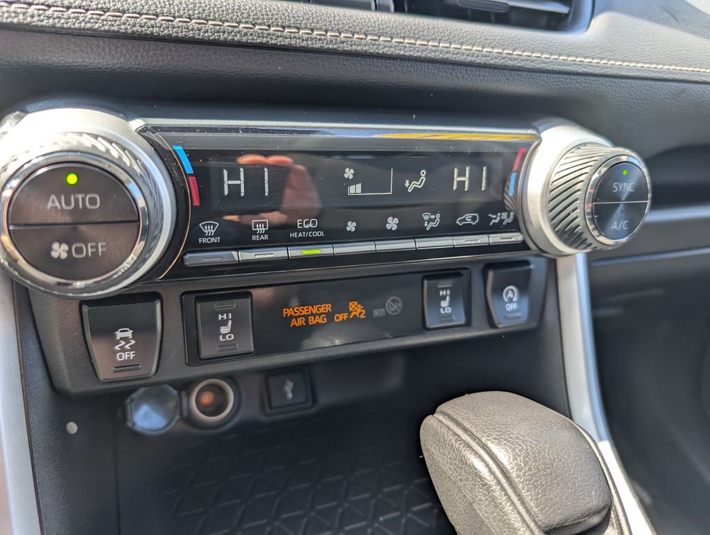 Used 2021 Toyota RAV4 XLE w/ Convenience Package AWD/4WD image 22