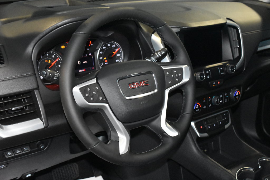 Used 2024 GMC Terrain SLT w/ Tech Package AWD/4WD image 2