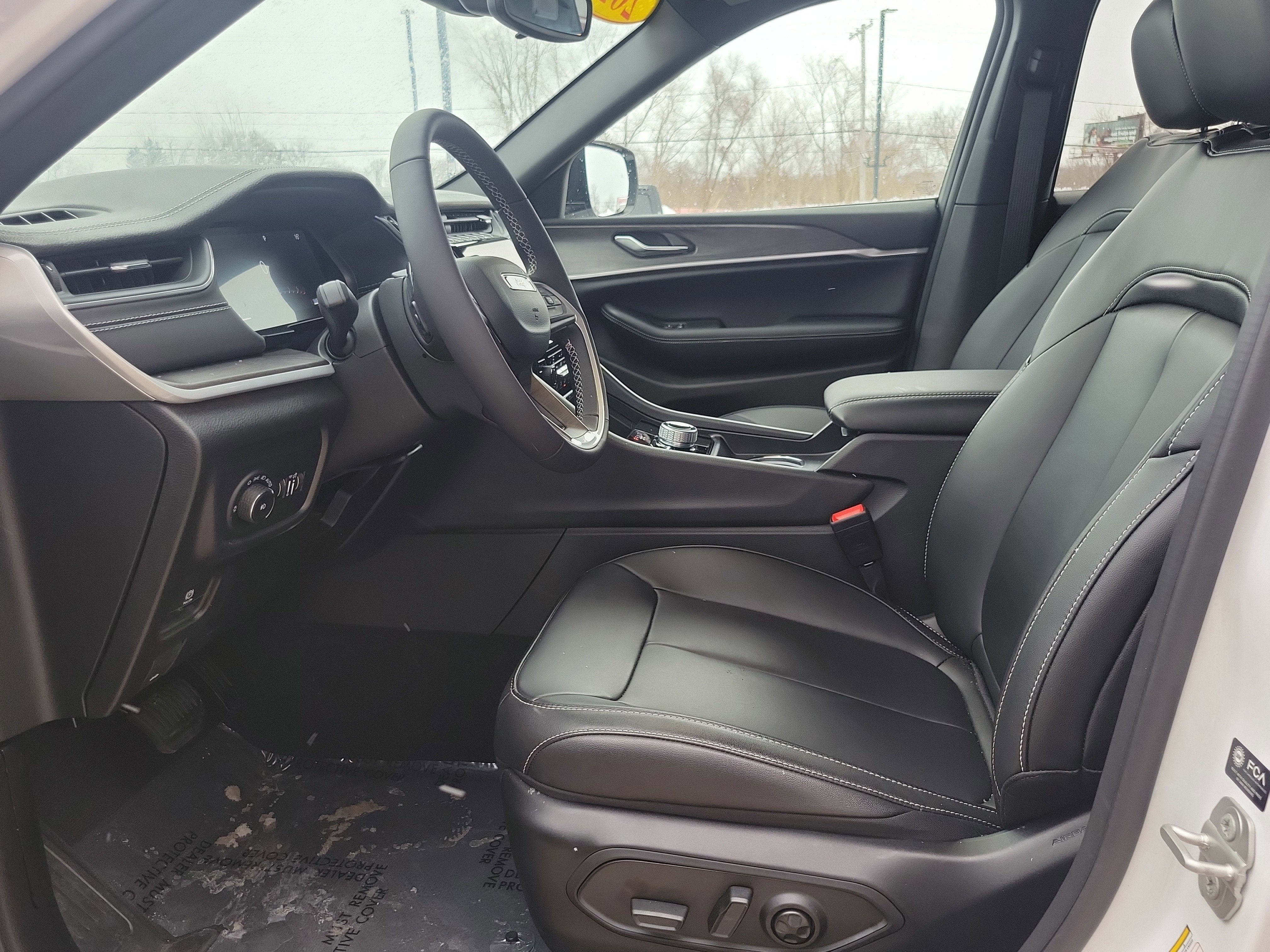 Used 2024 Jeep Grand Cherokee Limited image 8