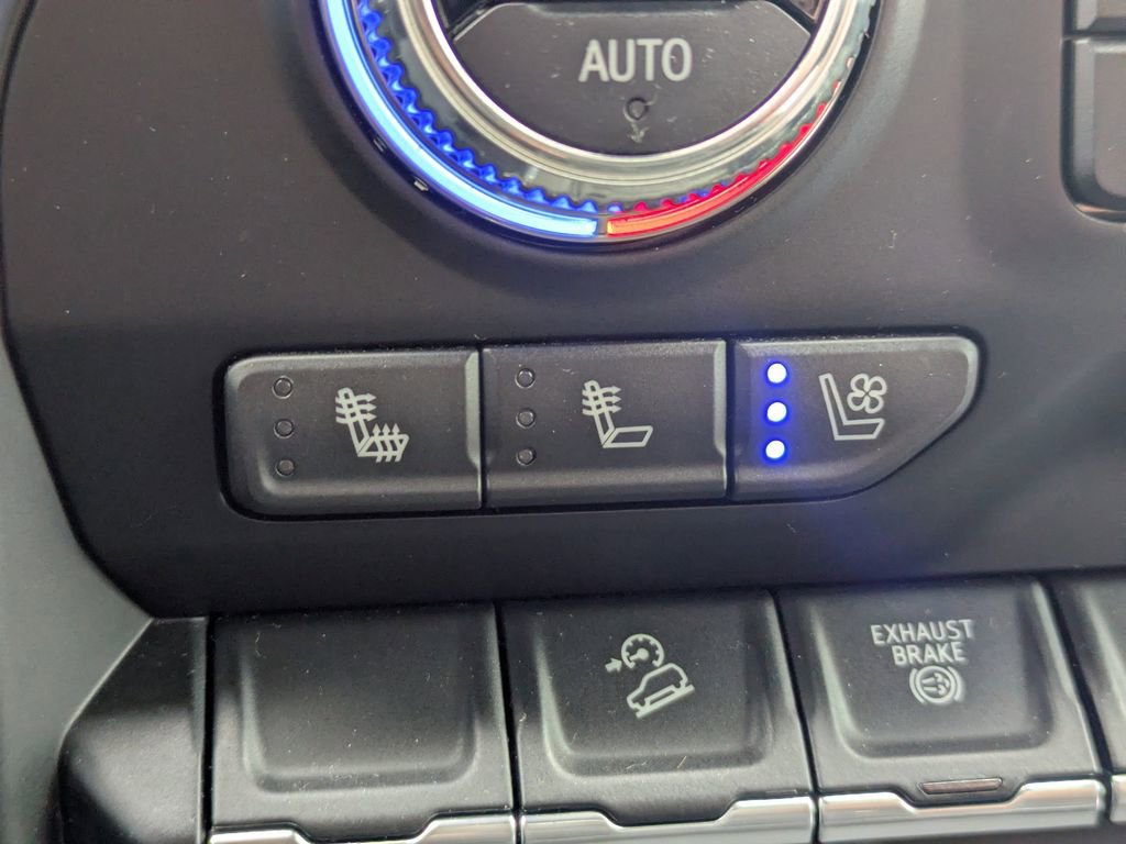 Used 2023 GMC Sierra 3500 AT4 w/ Gooseneck/5TH Wheel Package image 22