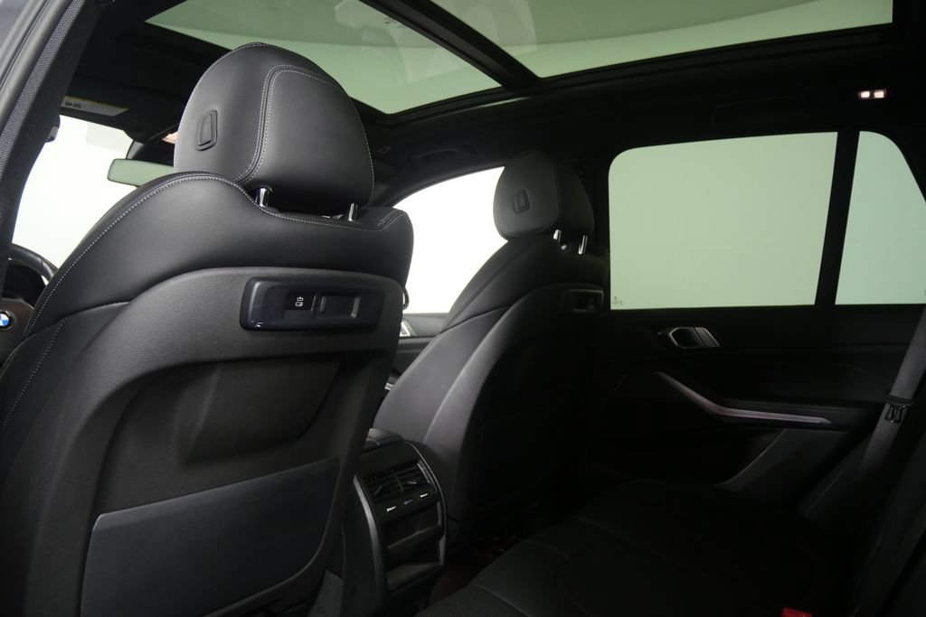 Used 2023 BMW X5 xDrive40i AWD/4WD image 16