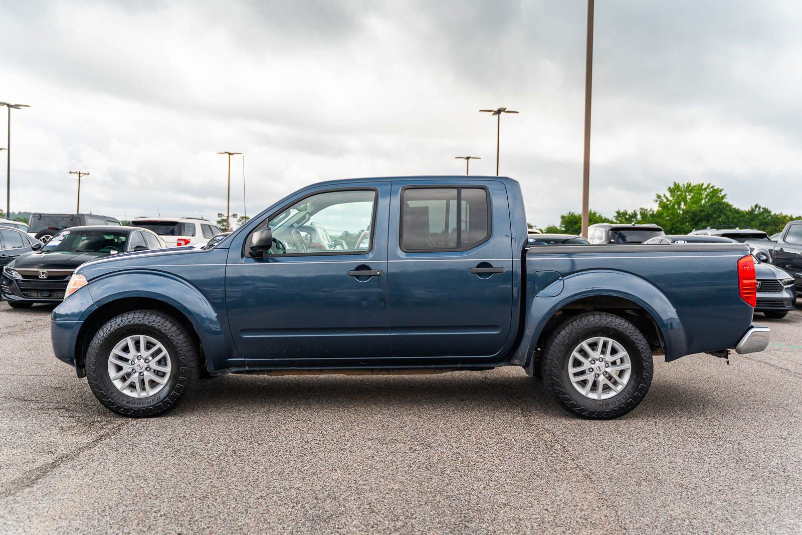 Used 2016 Nissan Frontier SV w/ SV Value Truck Package RWD image 4