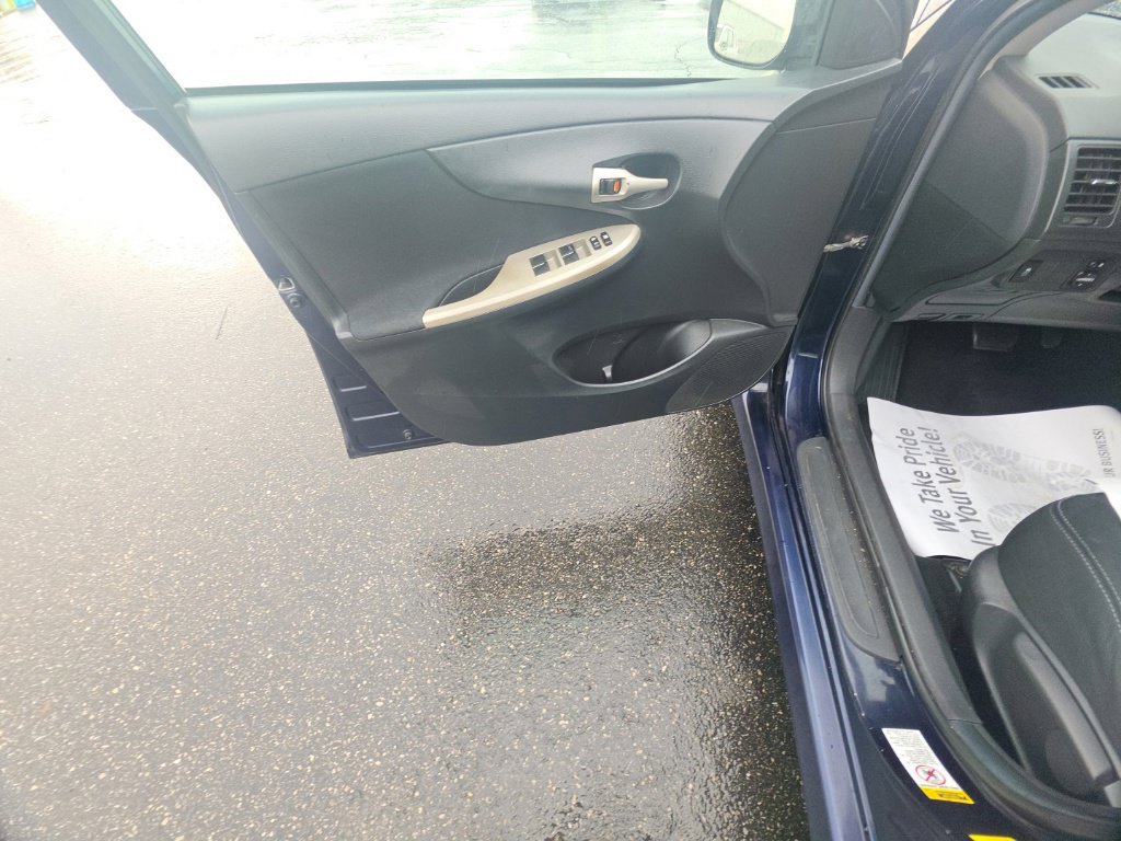 Used 2013 Toyota Corolla S FWD image 12