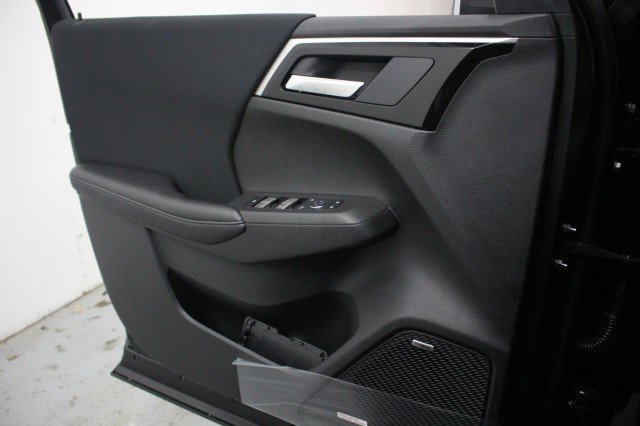 New 2026 Mitsubishi Outlander ES image 15