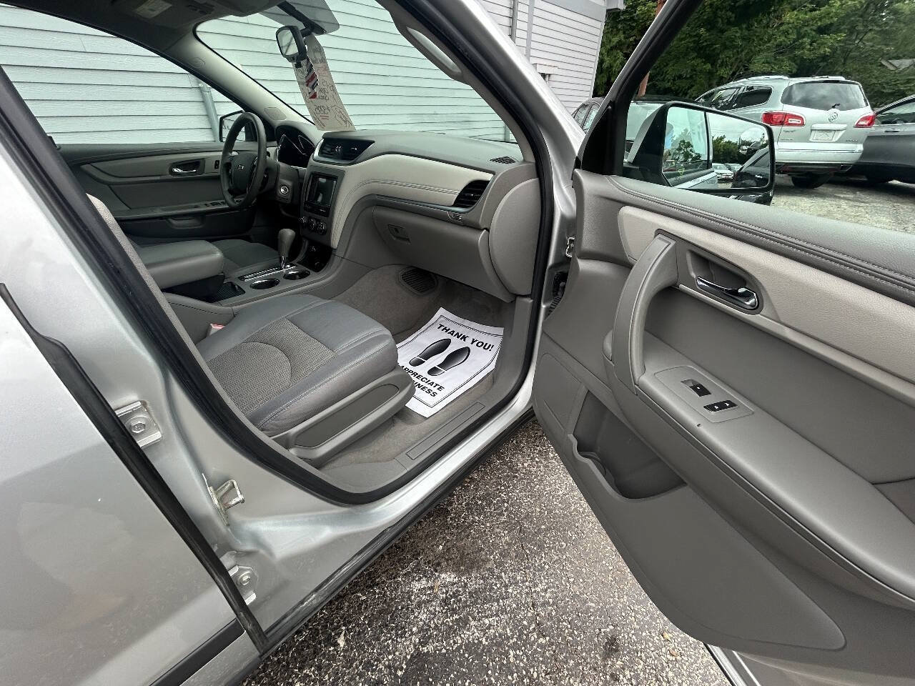 Used 2013 Chevrolet Traverse LS FWD image 9