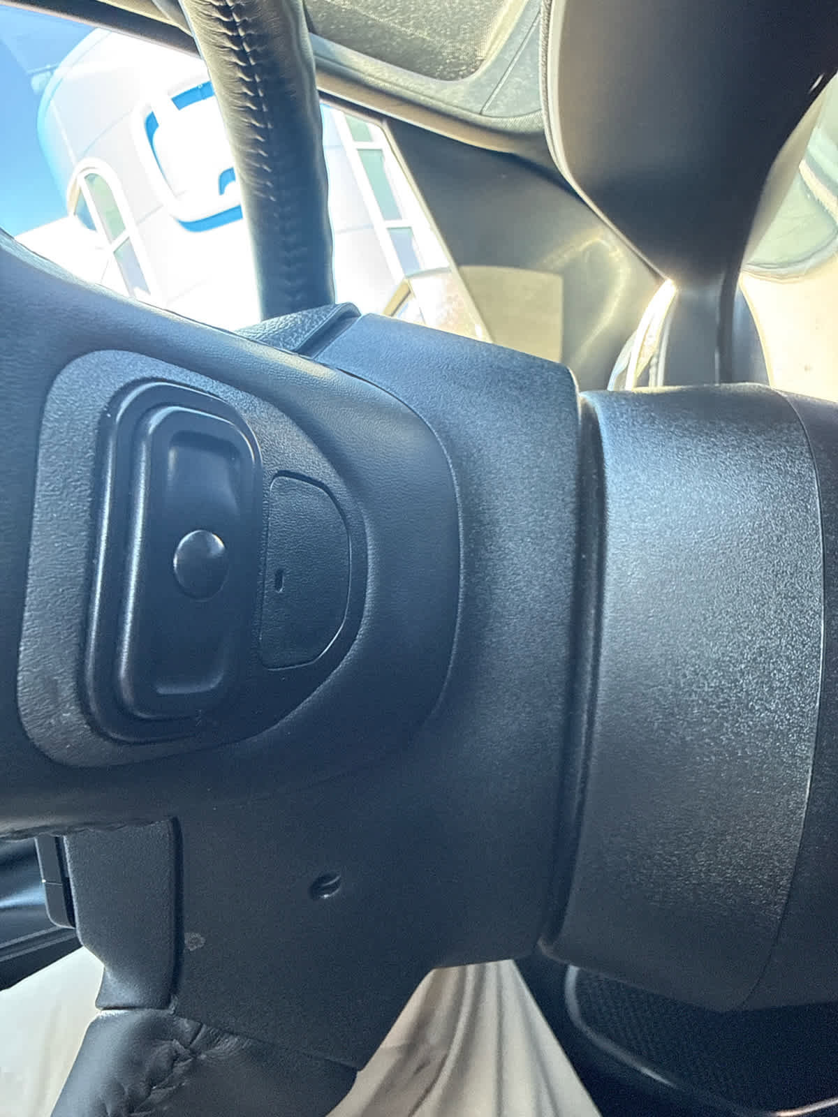 Used 2024 RAM 1500 Laramie image 29