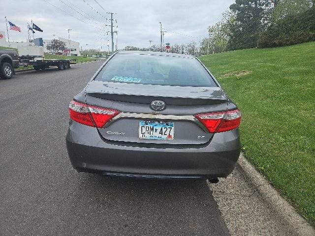 Used 2016 Toyota Camry SE FWD image 5