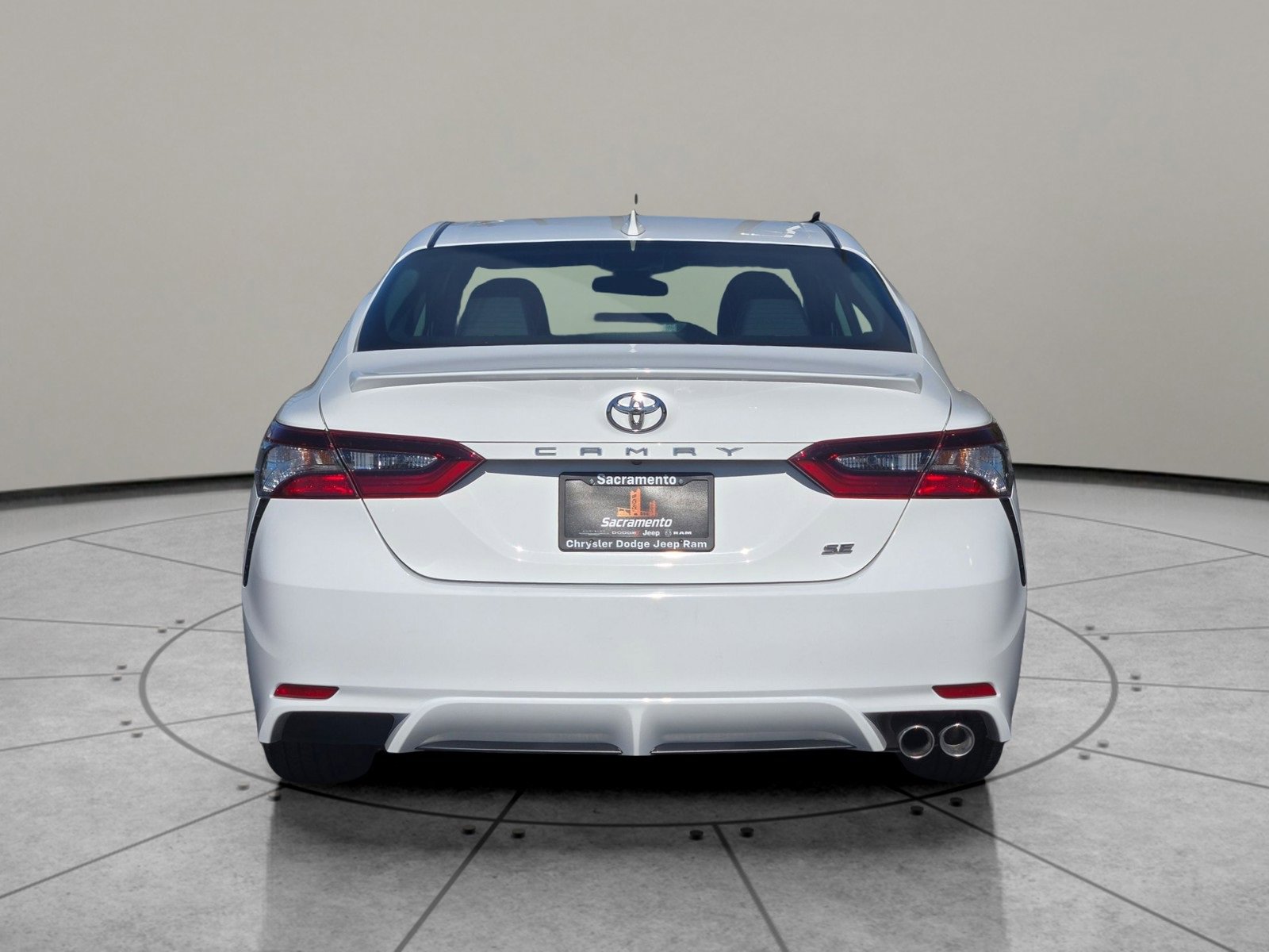 Used 2024 Toyota Camry SE image 5