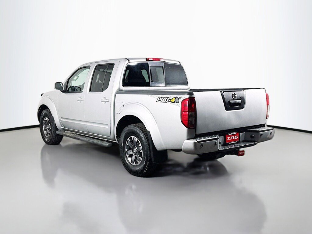Used 2016 Nissan Frontier PRO-4X image 3