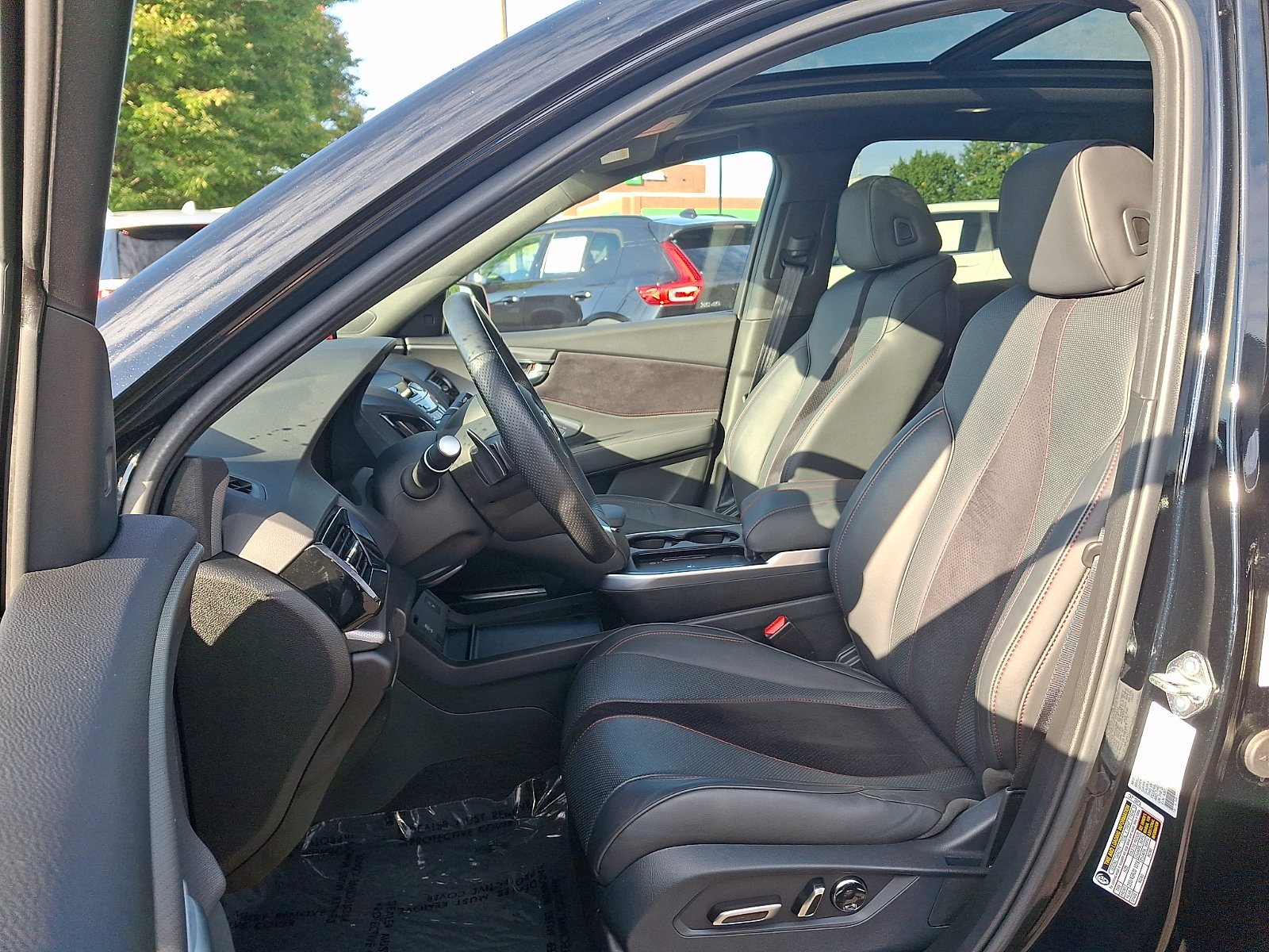 Certified 2025 Acura RDX w/ Advance Package AWD/4WD image 13