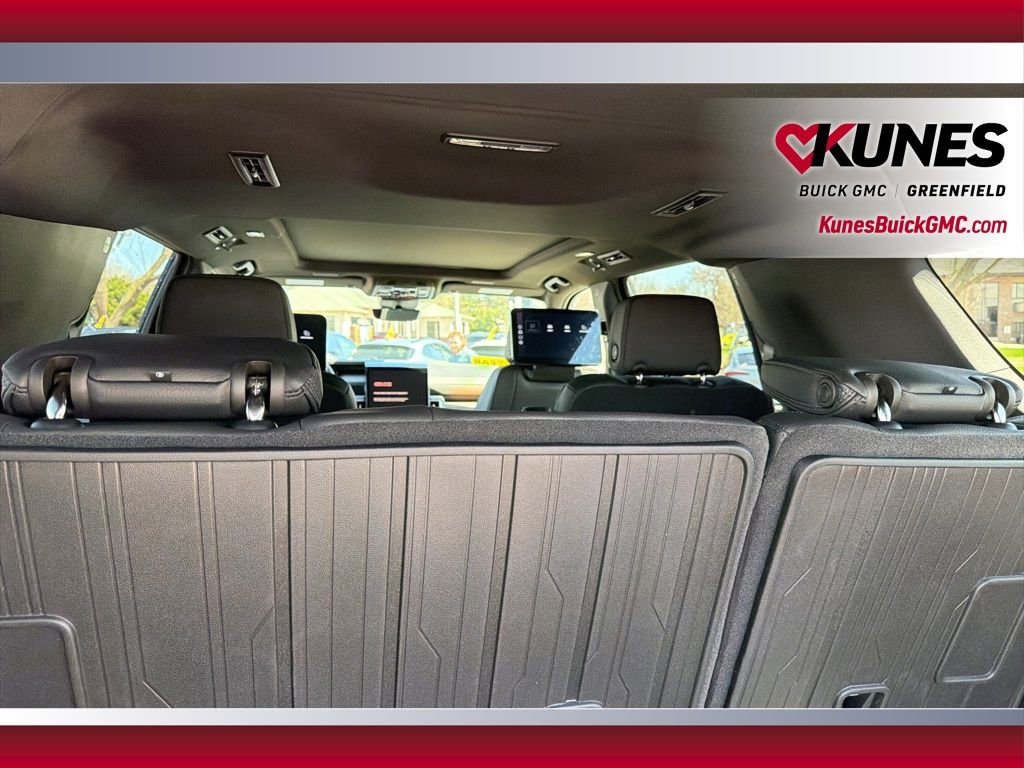 New 2026 GMC Yukon XL Denali w/ Denali Reserve Package image 46