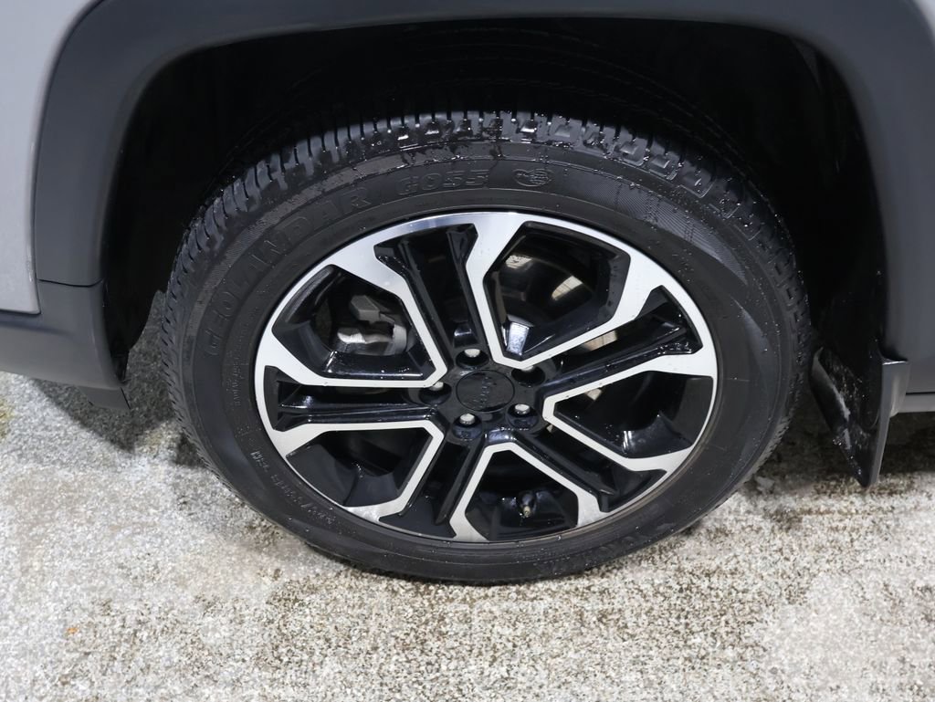 Used 2022 Jeep Compass Limited image 9