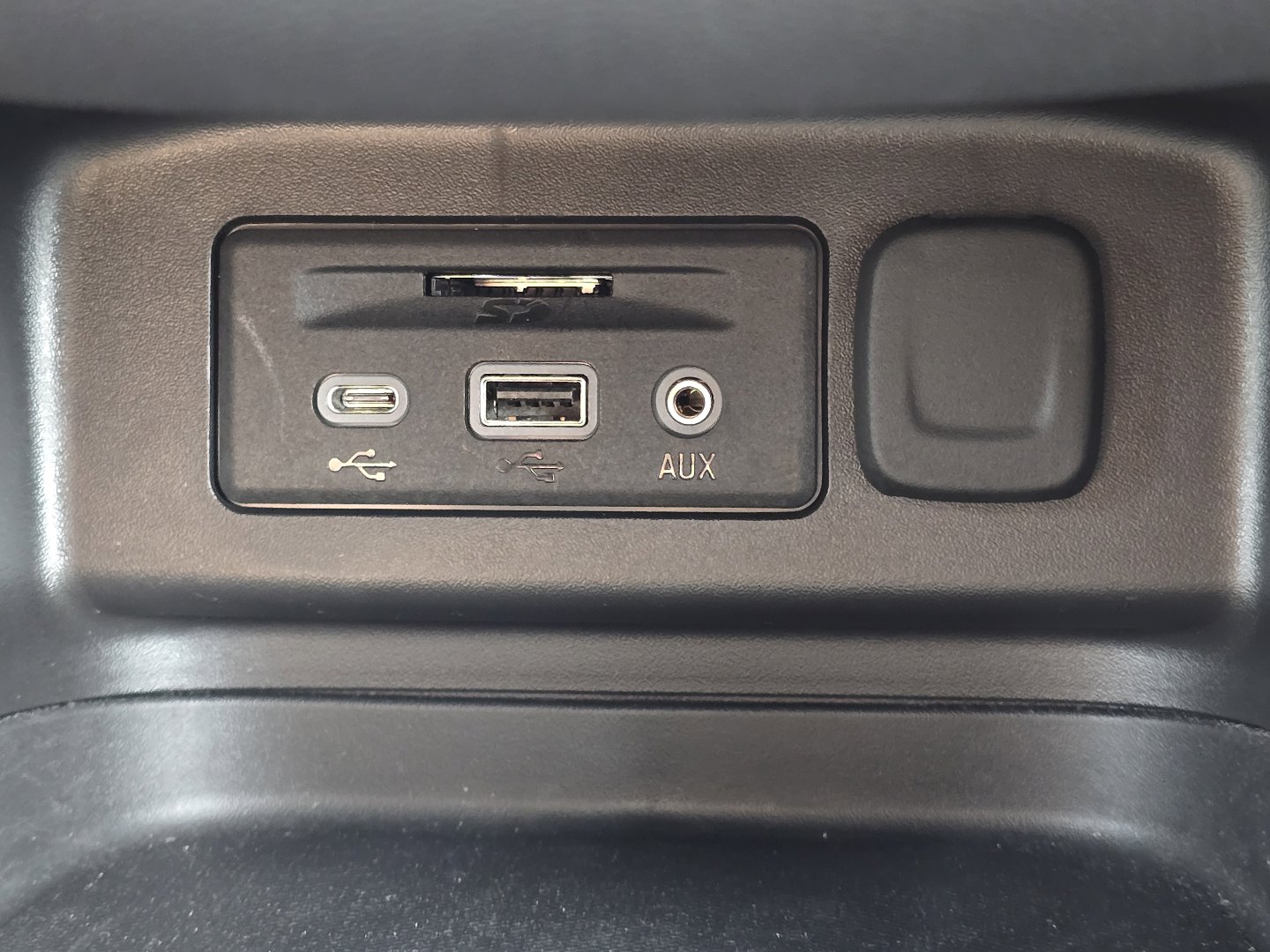 Used 2024 Chevrolet Equinox LT image 7