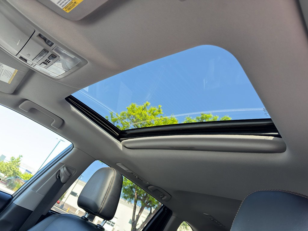 Used 2019 Toyota Highlander XLE AWD/4WD image 15