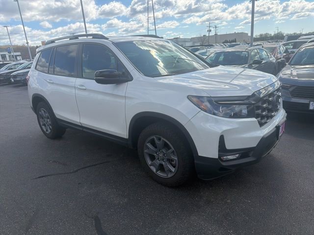 Used 2025 Honda Passport TrailSport image 1