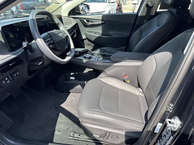 Used 2025 Kia EV6 Wind RWD image 14