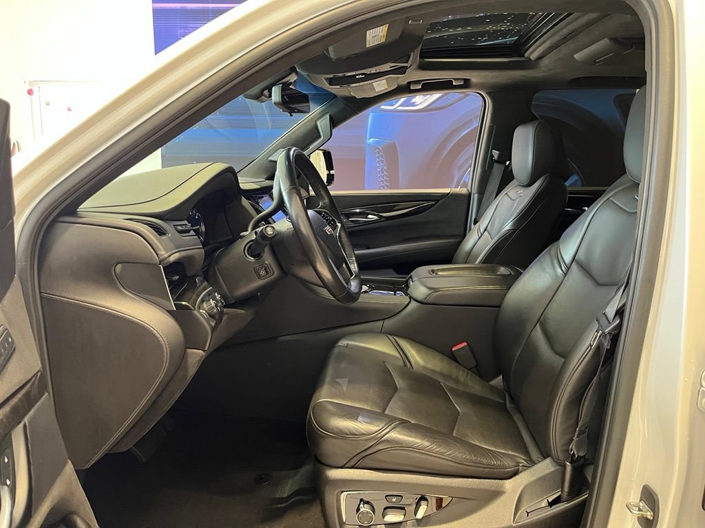 Used 2019 Cadillac Escalade Platinum AWD/4WD image 16