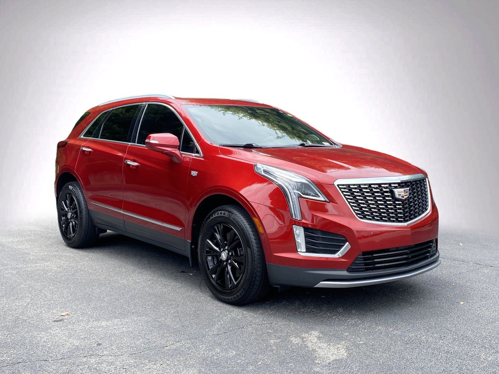 Used 2021 Cadillac XT5 Premium Luxury FWD image 2