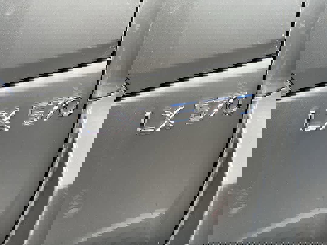 Used 2017 Lexus LX 570 4WD w/ Luxury Package image 11