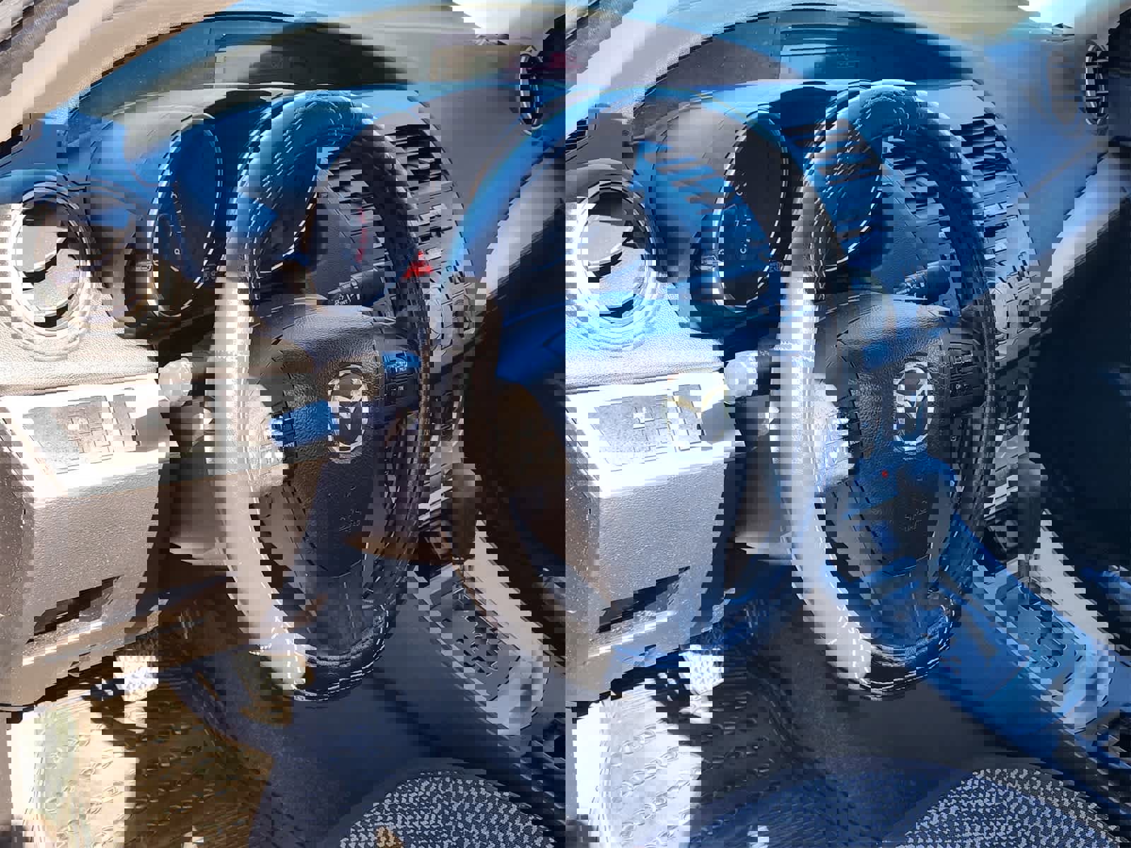 Used 2010 MAZDA MAZDA3 i Touring image 2